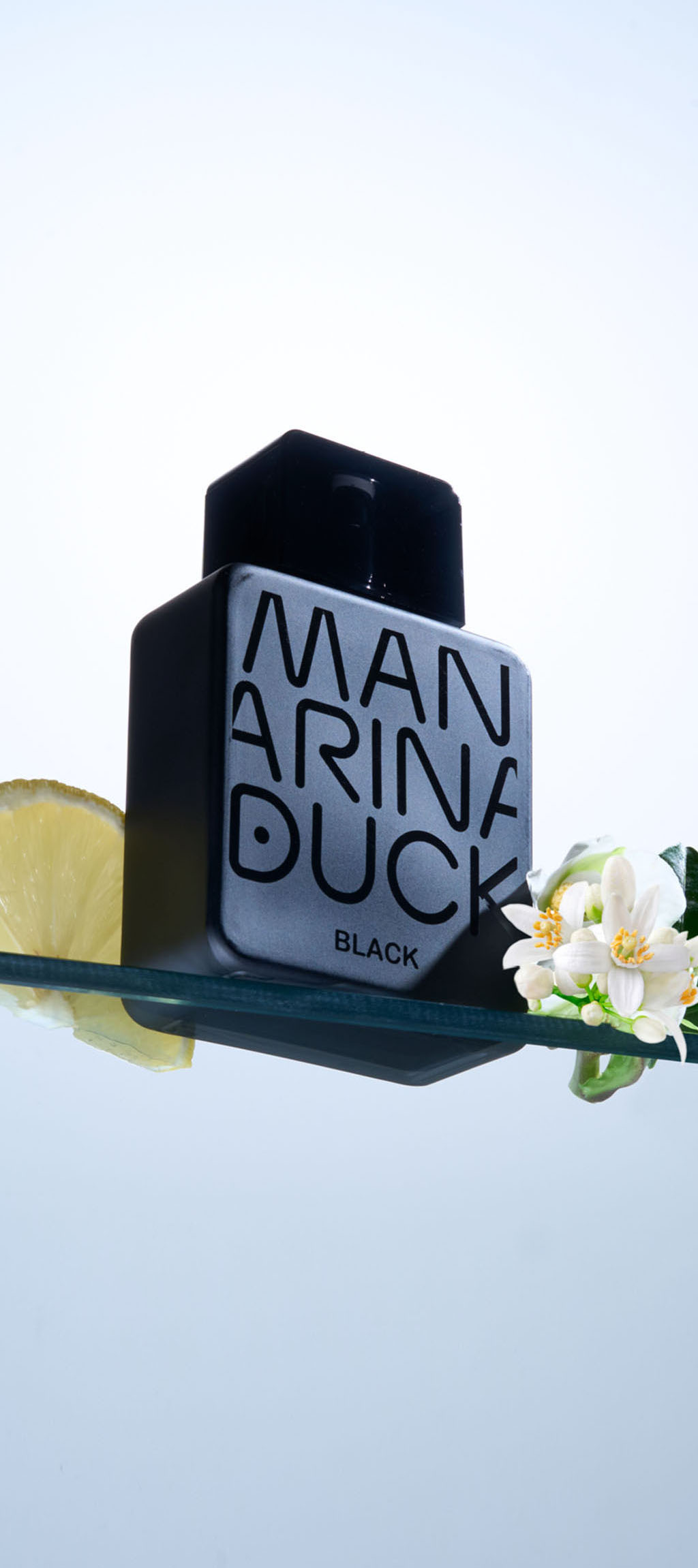 Mandarina Duck Black packaging