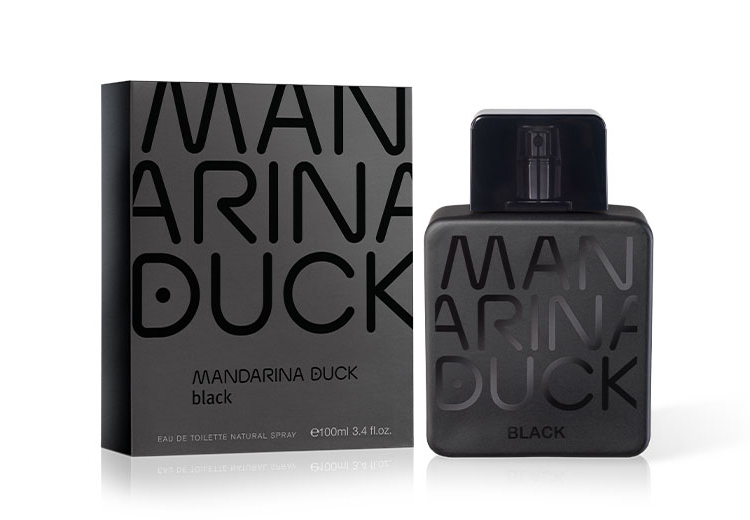 Mandarina Duck Black packaging