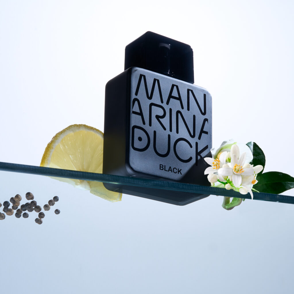 Concentrated coolness for him
By choosing this perfume, you are helping the environment in a sustainable and responsible manner
Mandarina Duck Black, a modern and highly seductive fragrance. A sensual and intense mix, enriched by exotic and spicy notes, perfect for those who believe that seduction takes place through charisma!